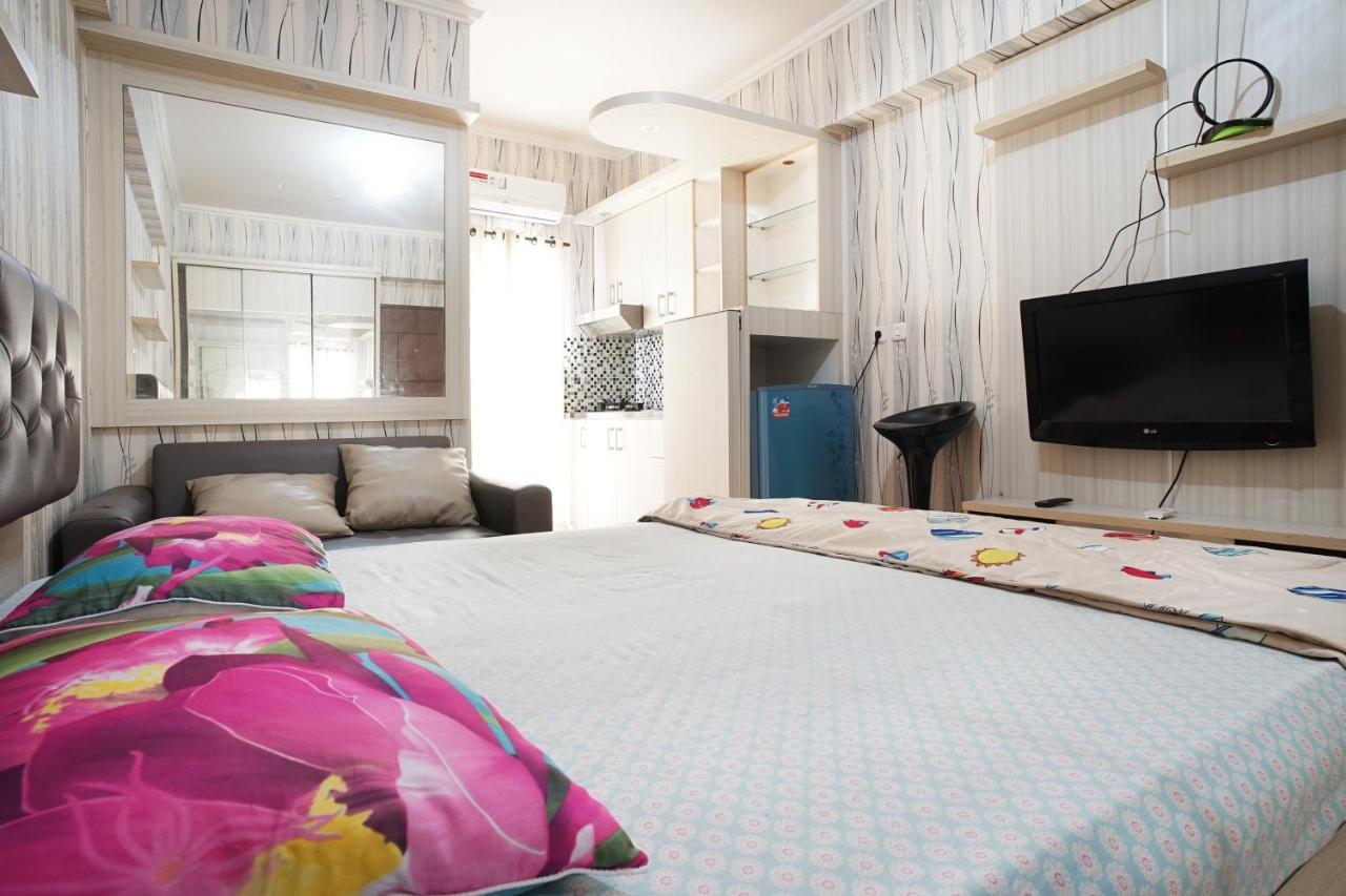 Planet Room Kemang View Bekasi Eksteriør billede